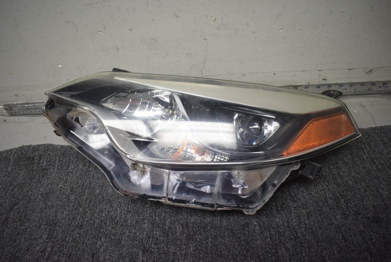 2014-2016 TOYOTA COROLLA LEFT SIDE HEADLIGHT FACTORY OEM