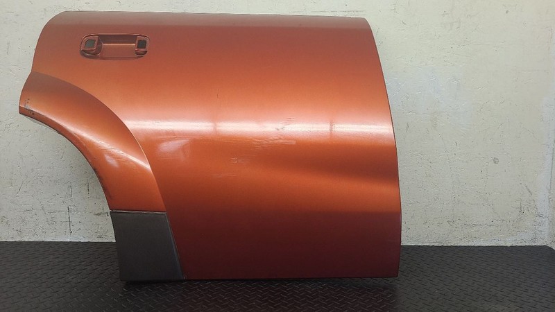 02-05 Saturn VUE Rear Right Passenger Door Outer Panel Orange OEM 15231109