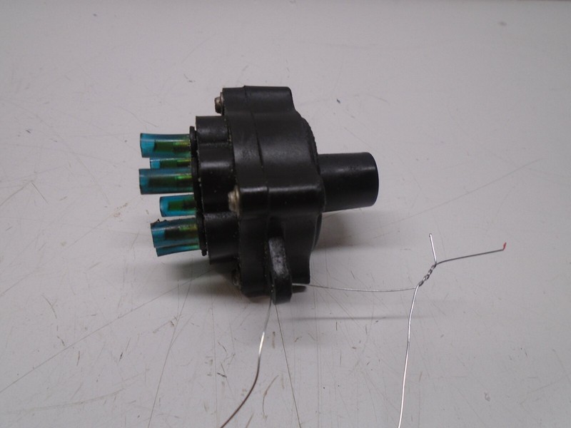 I2b 5007914 0650 Johnson Evinrude Oil Manifold Assembly