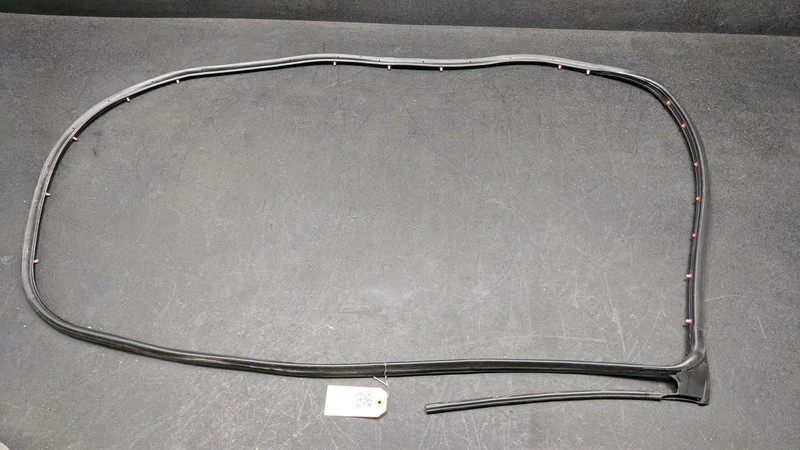 Rear Left Door Weatherstrip 2019 Nissan Kicks 82831-5RB0A 2018 2020