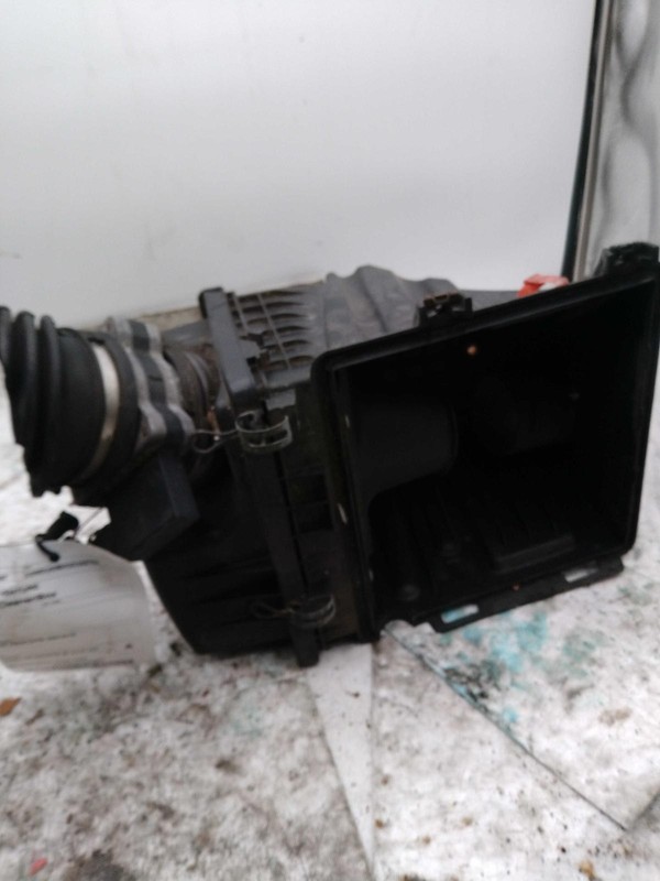 2001 Chevrolet Venture Air Cleaner Assembly OEM 3.4L Tan 155K Mileage