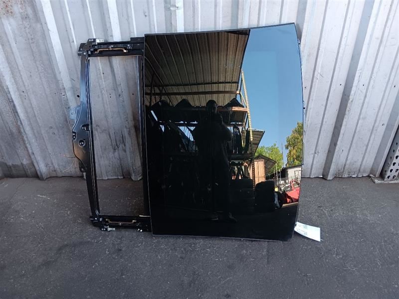 12-17 BMW F12 640i 650i Coupe Sun Roof Track Frame Glass