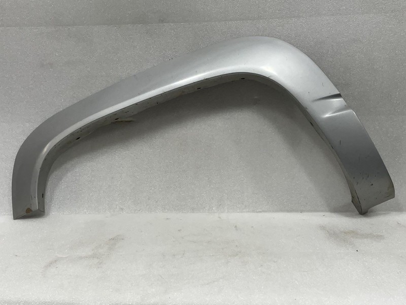 1992 1993 1994 1995 CHEVROLET PICKUP 3500 2500 1500 LEFT FRONT FENDER FLARE TRIM