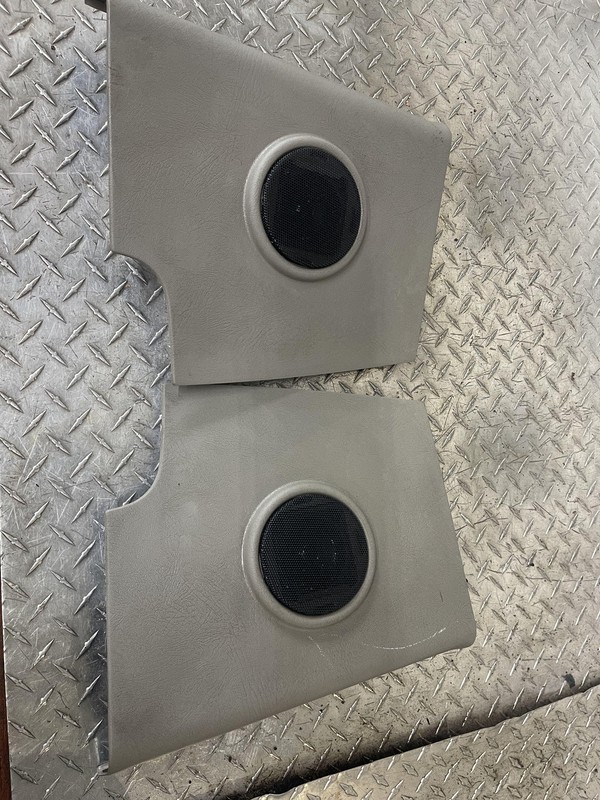 2003-2007 Hummer H2 Rear Speakers Set Broken Tabs Will Mount Fine *