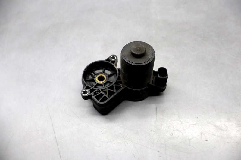 14-20 Maserati Ghibli Rear Left Emergency Brake Caliper Motor 06700388400 OEM