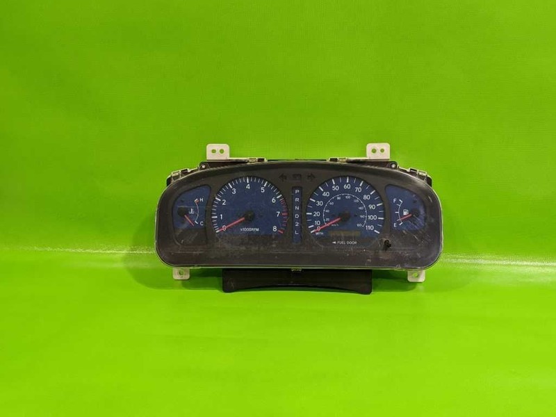 01 02 03 SIENNA SPEEDOMETER CLUSTER 226K MILES OEM 3983-1