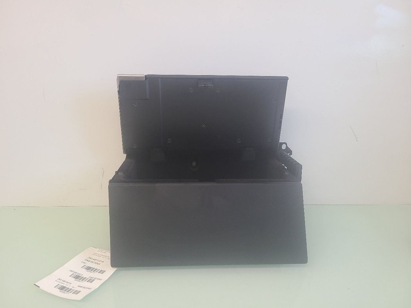 SL550 2019 Rear Glove Box 582171