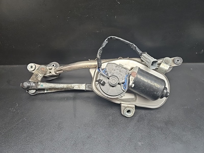 03-13 Maserati Quattroporte M139 Front Windshield Wiper Linkage Arm OEM