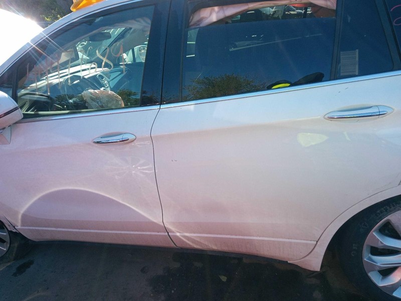 2018 Buick Envision Front Left Door Glass - White - Used, 107k Miles