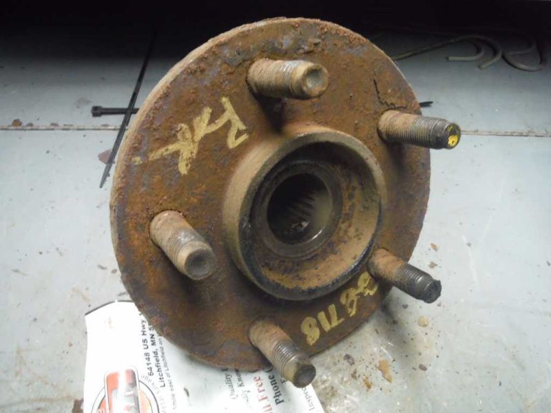 02 03 04 05 JEEP LIBERTY HUB FRONT W/O ABS 86111