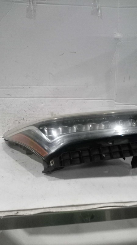 Used Right Headlight Assembly fits: 2019 Acura Rdx w/o adaptive headlamps chrome