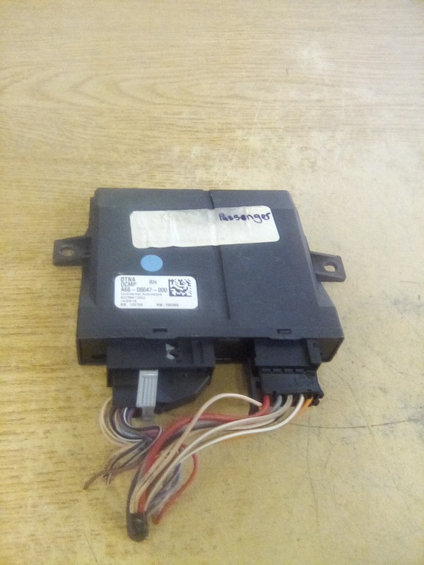 Freightliner Cascadia A66-08047-000 RH Passenger Side Door Control Module