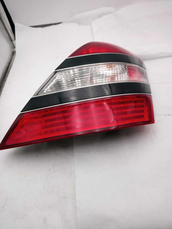 2009 Mercedes-Benz S-Class Right Tail Light Assembly Black OEM 55888 Used