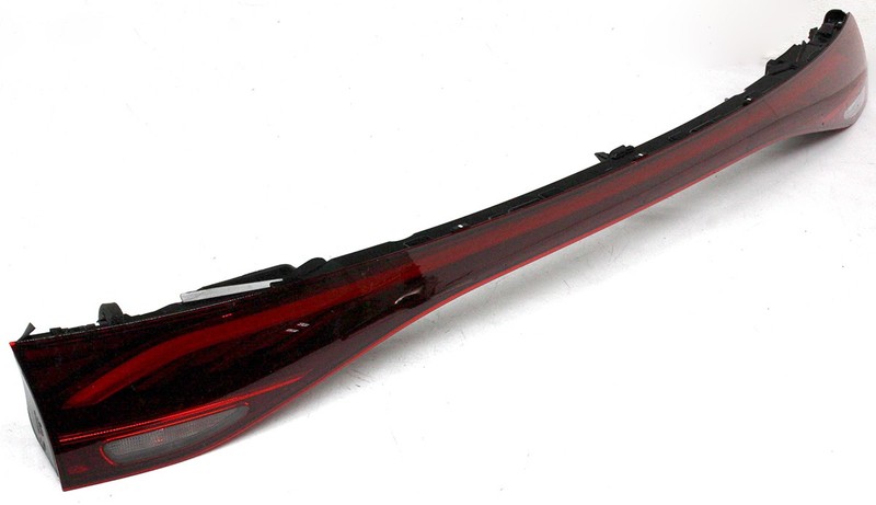 294-906-57-01 OEM Center LED Tail Lamp For Mercedes-Benz EQE-Class SUV
