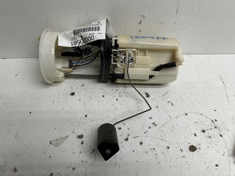 2002-2003 Honda CR-V Fuel Pump w Sending Unit & Bracket