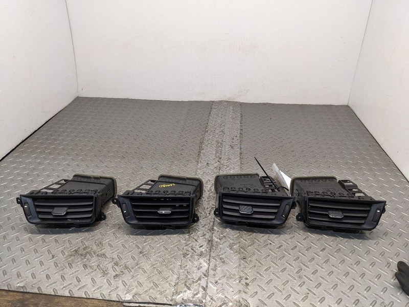 2014 - 2019 Silverado Sierra Dash Air Vents Full Set OEM 1192893