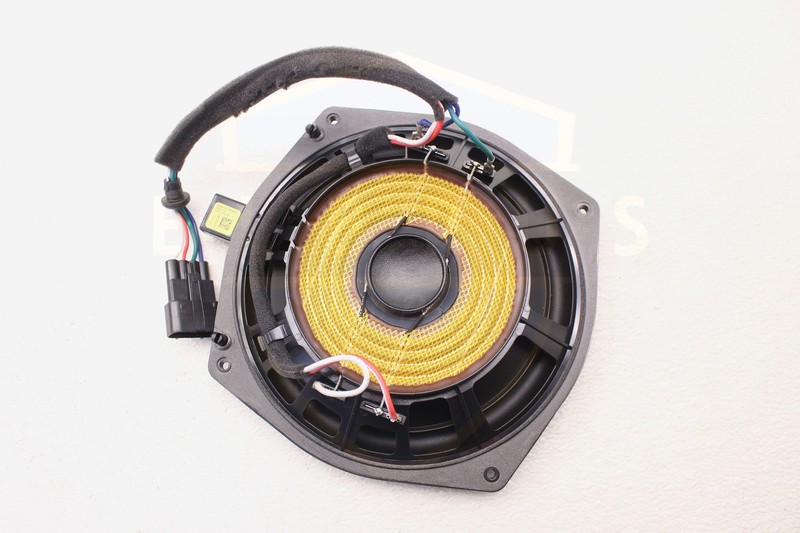 RANGE ROVER EVOQUE 16 - 19 REAR SUBWOOFER WOOFER AUDIO SPEAKER 430407861971 OEM