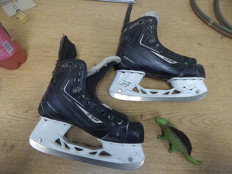 CCM Ribcore 46K Size US 5.5 D-Width Ice Skates *FREE SHIPPING*