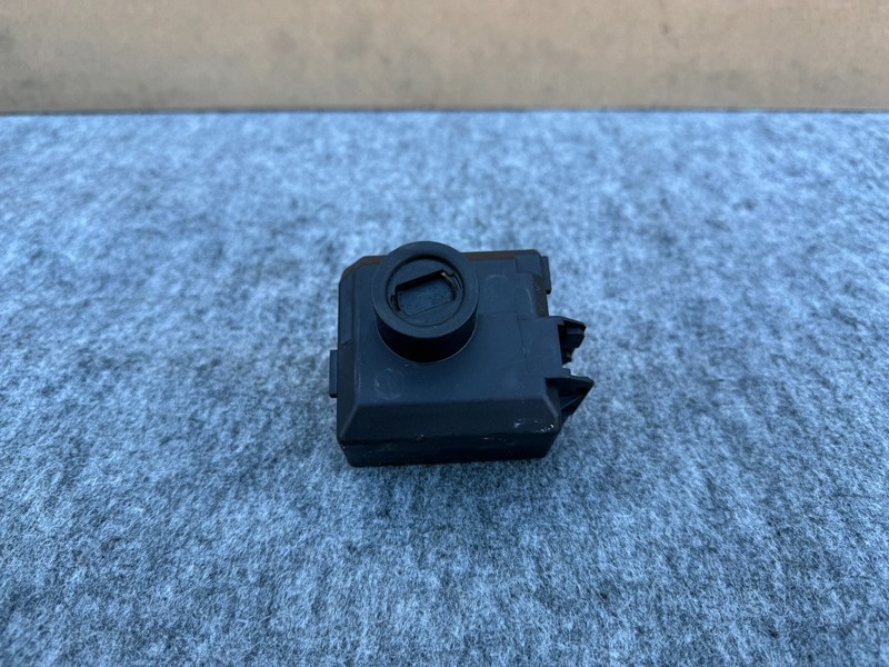 INFINITI QX30 2017-2019 OEM KEY IGNITION ENGINE START STOP SWITCH ASSY
