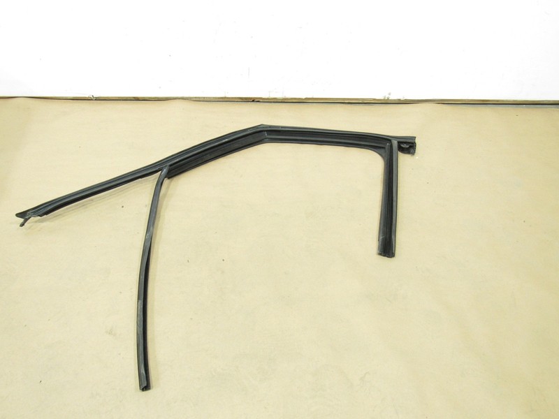 Rivian R1S 2024 Front Left Driver Weather Strip Seal Run Channel 21-26 |@1