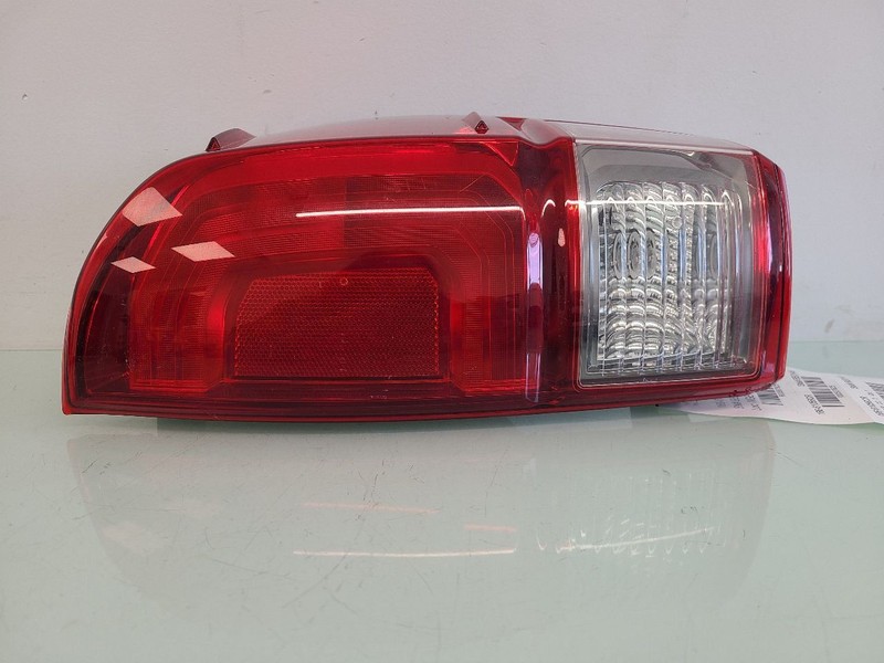 Passenger Tail Light Without Bezel Trim Smoked Lens Fits 16-17 TACOMA 587625