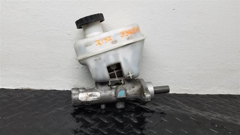 2005-07 Ford Escape Brake Master Cylinder W/ 4 Wheel Disc Brakes OEM 6L8Z-2140-A