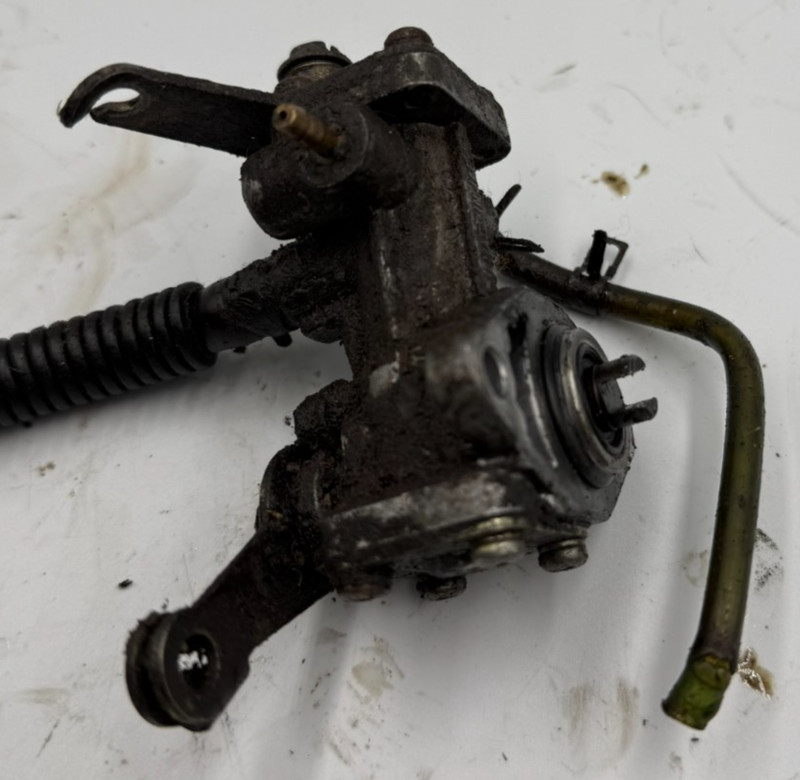 1995 Polaris Indy Sport Touring 440 Engine Oil Pump Parts Motor H5