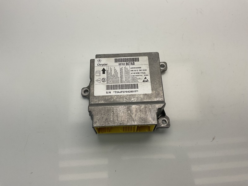 2011 - 2017 Dodge Journey Restraint Control Module Unit ECU 68163807AB Oem