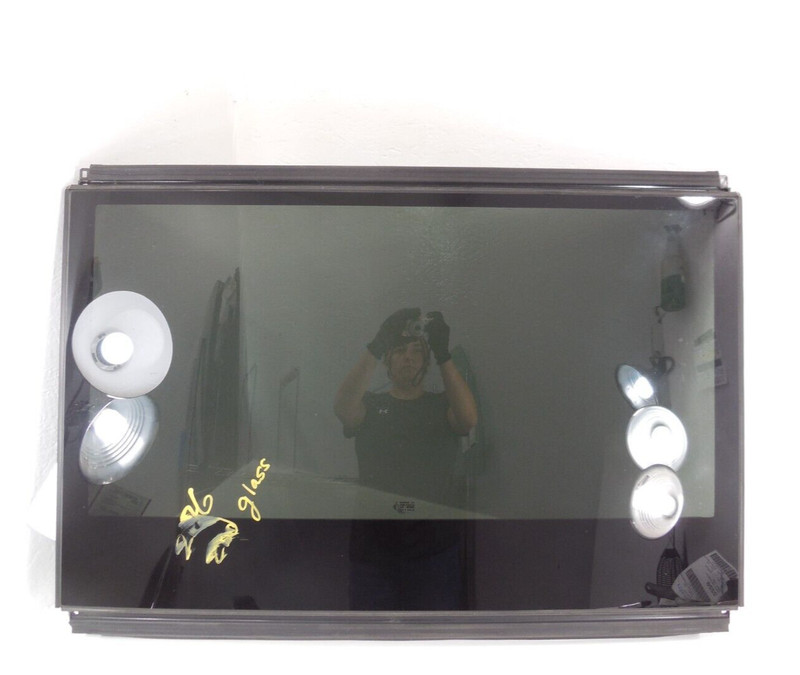 2007-2015 Audi Q7 Center Sun Roof Glass OEM