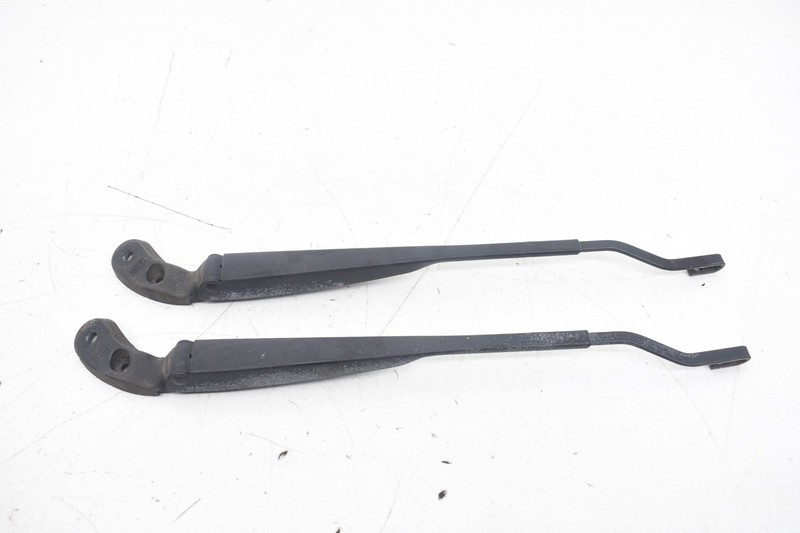 2006 Mini Cooper S R53 Windshield Wiper Arms Pairs Set OEM KW86