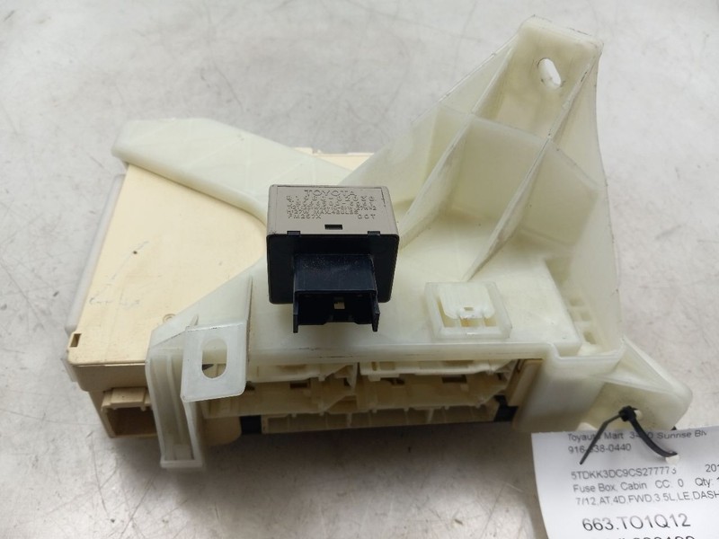 12 TOYOTA SIENNA LE 3.5L CABIN FUSE BOX