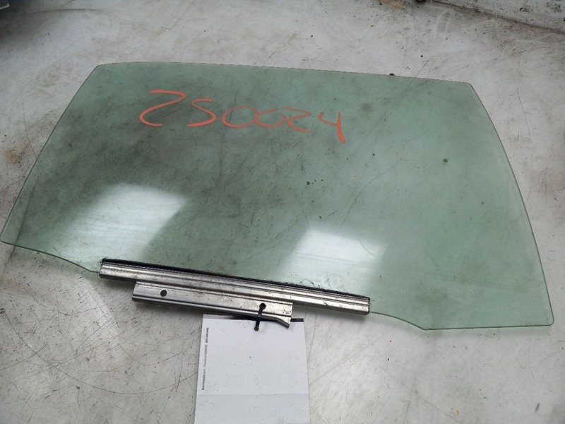 07-12 TOYOTA YARIS S REAR PASSENGER RIGHT DOOR GLASS