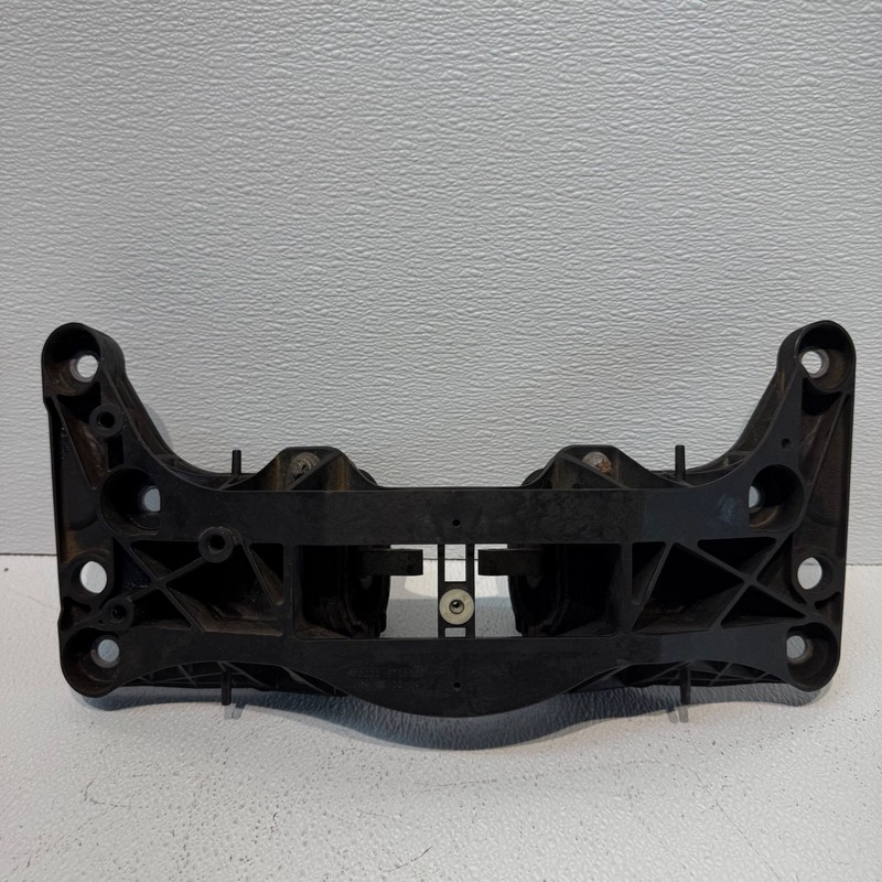 10-16 BMW 528i RWD TRANSMISSION CROSSMEMBER MOUNT BRACKET OEM