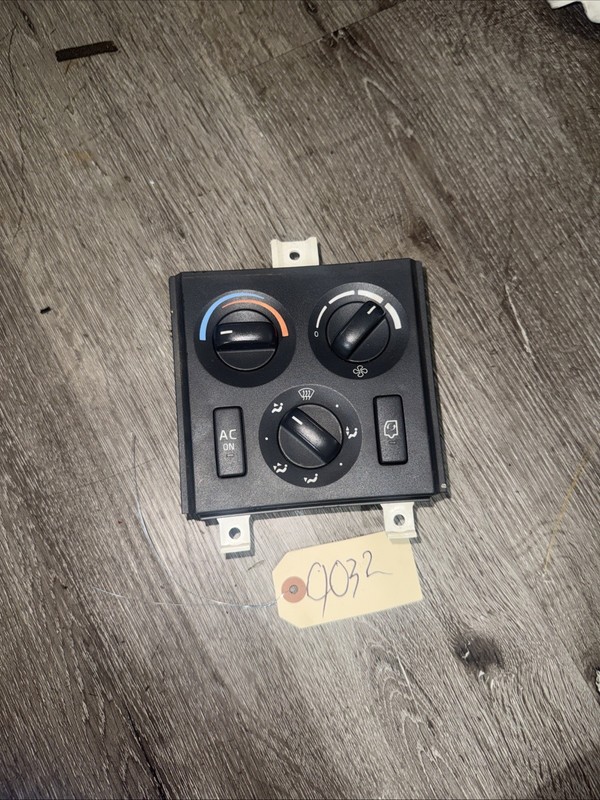 VOLVO VNLMODULE A/C CLIMATE CONTROL - P/N: 21326144