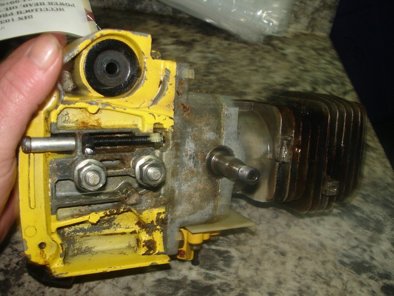 McCulloch 610 power head oil tank pump chainsaw part pro mac only bin 1034