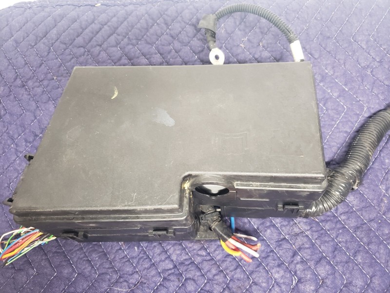 2016-2016 Ford Focus Fusebox Fuse Box Relay Module Av6t-14a067-ad