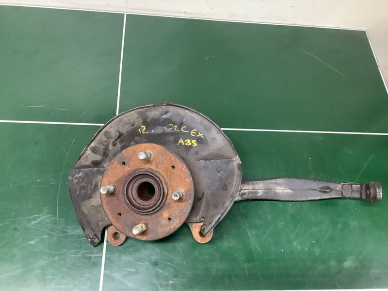 92 93 94 95 Civic EX, no ABS, Right Front Suspens Knuckle Spindle Hub Used OEM