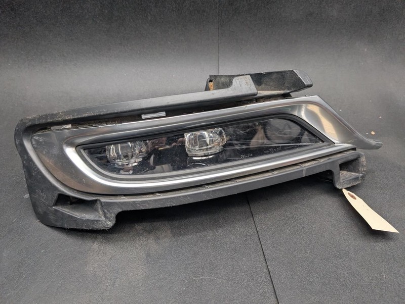 Front Left Fog Light LED w/ Bezel Set 2017 Chrysler 300 68294009AA 2015 - 2023