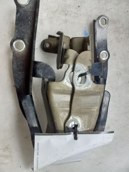 17 TOYOTA TACOMA SR5 HOOD HINGE PAIR