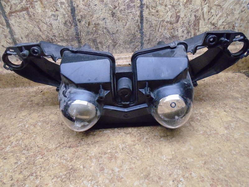 2006 Yamaha YZFR6 YZFR 6 YZF R6 YZFR600 Front Headlight Head Light Housing 06