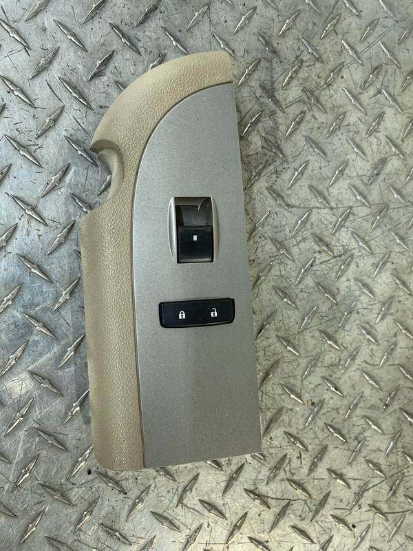 2008 2009 2010 2011 2012 Silverado Sierra Passenger Right Front Window Switch