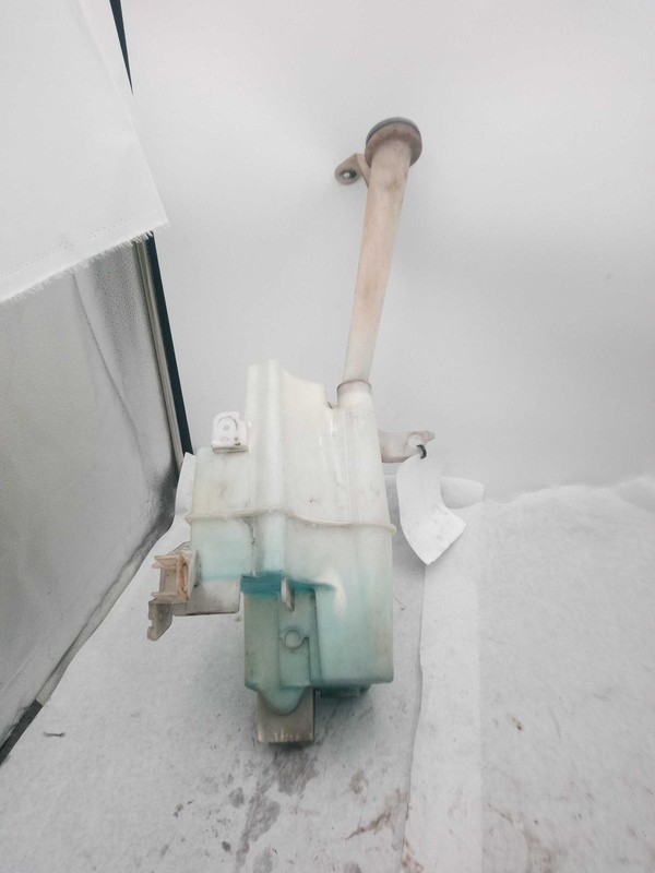 2010 Nissan Rogue Washer Fluid Reservoir OEM Blue 2.5L 164K Miles