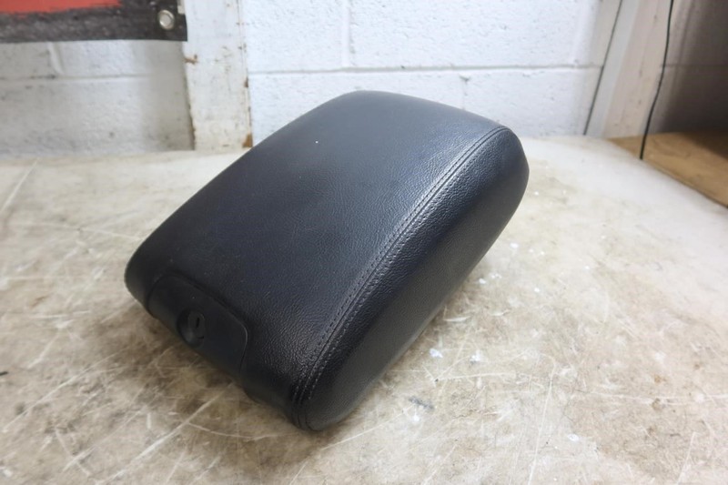 2011-2018 Jeep Wrangler JK Rubicon OEM Console Lid Arm Rest Leather Black Stitch