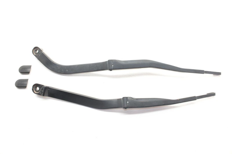 09-20 Nissan 370Z Coupe Pair of Windshield Wiper Arms