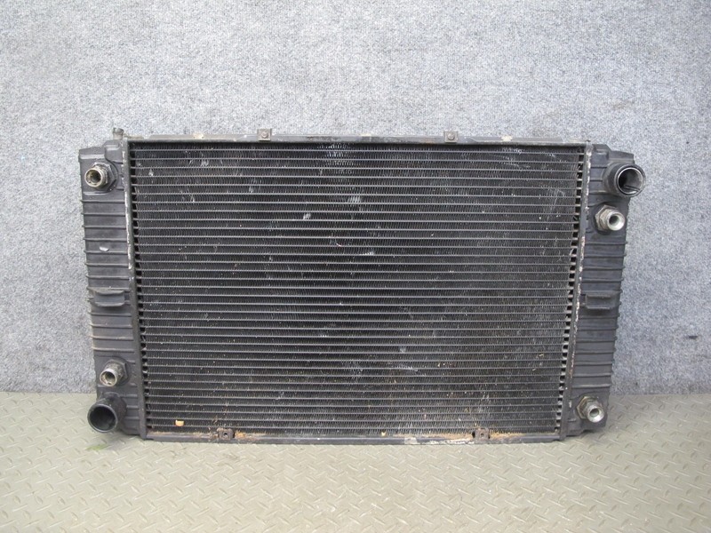 1984-1986 PORSCHE 928 S A/T ENGINE MOTOR COOLING RADIATOR 92810604001