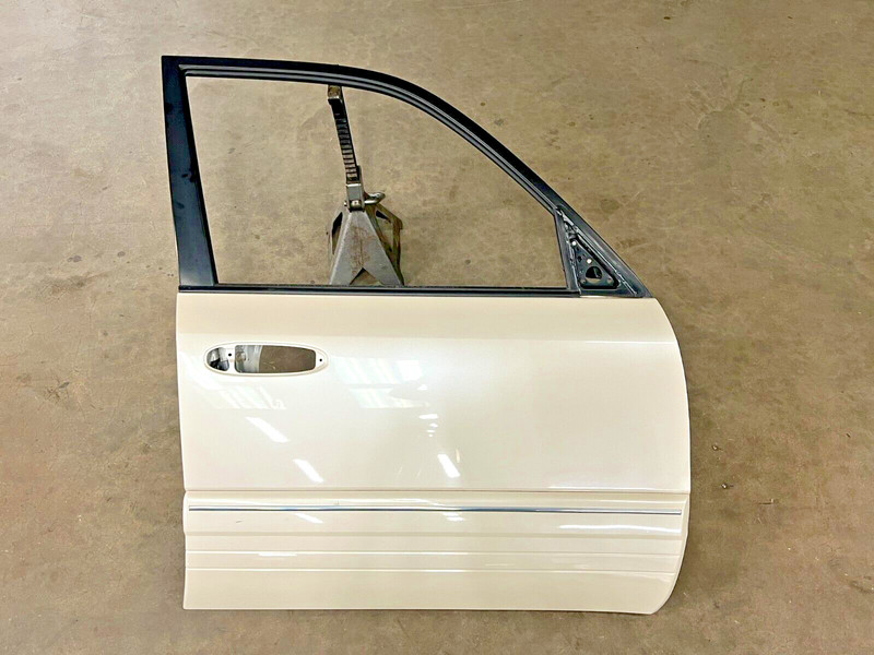 ⭐2003-2007 LEXUS LX470 FRONT RIGHT SIDE DOOR SHELL COVER BODY PANEL OEM LOT2581