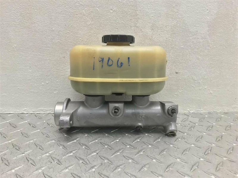 (99-03) FORD EXCURSION F-250SD F-350SD F-450SD BRAKE MASTER CYLINDER 5C3Z-2140LB
