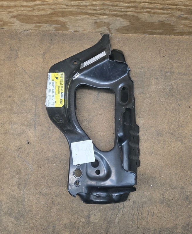 2019-2025 GMC Sierra Body Passenger Side Front Bumper Fascia Bracket 84666936