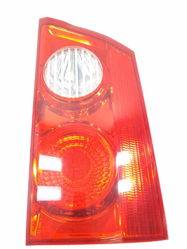 2006 Sienna RH Passenger Liftgate Tail Light Assembly Light Scratches 81670AE020