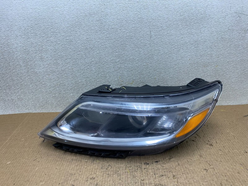 2014 to 2015 Kia Sorento Left Driver LH Side Headlight Halogen Oem W7755 DW